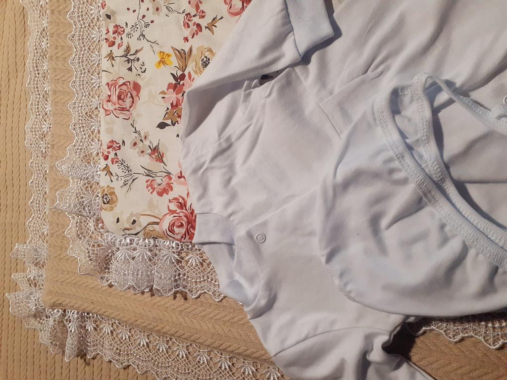 Комплекты на выписку из роддома и в кроватку